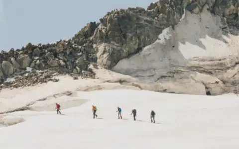 Alpinisme, skiën en expeditie-reizen